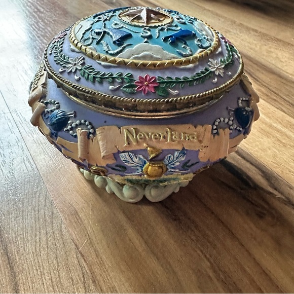 Disney Peter Pan Tinkerbell Neverland music box - Picture 2 of 6